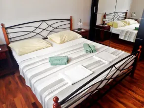 Apartment Kuco (77741-A1) - Starigrad Paklenica - Image 3