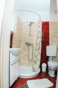 Apartment with pool, garden and children's playground - Image 2