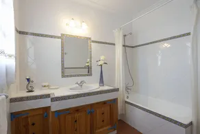Casa de 3 habitaciones, 2 baños y piscina - Image 2