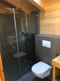Vackra senaste chalet, mycket bekvämt, ski in & ut med exceptionell utsikt - Image 3