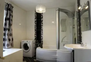 House - Image 2