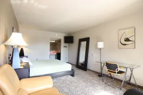 Lindell - Downtown CF Studio - King Bed! 510 - Image 3
