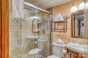 Mountain Green Condo Walk to Snowshed Lodge, Sleeps 6, Shuttle Access - Image 2