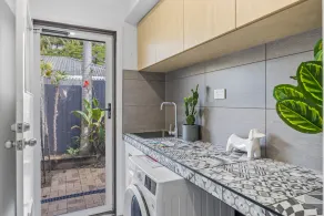 Trendy 2-Bed Home with Outdoor Entertainment - Image 2