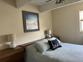 Perfect Getaway. Only 1 block to the Beach - Image 4