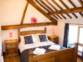 BWTHYN Y WENNOL, family friendly, with a garden in Abergele - Image 4