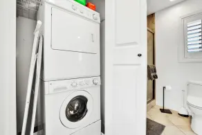 Fantastic bayside vacation home - WiFi, central AC, patio, private washer & dryer - Image 5