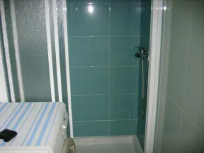 Apartamento con terraza y vistas al mar  a 300 metros de la playa - Image 4