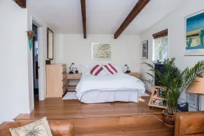 Adorable Cozy Studio - Image 3