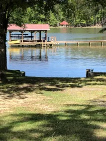 Waterfront with private boat ramp and dock for Fishermen and Families - Image 2