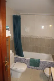 Apartment in a Quiet Historic Building with Views - Image 2
