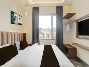 Deluxe Shree Krishna Inn - Image 3