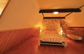 2 Bedroom Awesome Home In La-Chapelle-Saint-Jean - Image 4