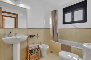 Villa 'Asensio' con vistas a la montaña, piscina compartida y Wi-Fi - Image 3