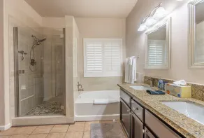 Beautiful Home with Pool & Hot Tub close to National Parks - Image 4
