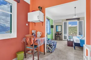 Monolocale con piscina, barbecue e terrazza | Vista sulla città - Image 3