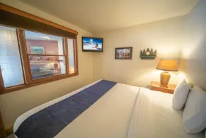 Cozy Keystone Studio | Lake, Views + Hot Tub - Image 5