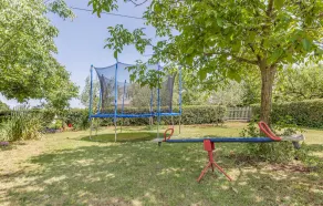 3 Bedroom Gorgeous Apartment In Muntic - Image 2