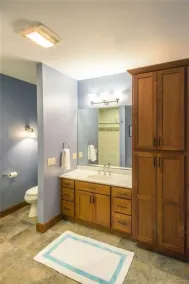 Large Lakefront Vineyard Home with Hot Tub - Image 2