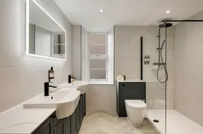 Newly Refurbished - Meridian Place - Sleeps 7 - Image 3