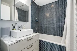 Luxe Single Family Home + Private Skyline Rooftop! Sleeps 10 - Image 5