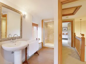 PITTARDS FARM COTTAGE, romantic, with a garden in South Petherton - Image 3
