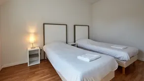5km from the Beach! Charming central apartment - Image 2