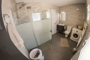 Drømmeudsigt - velholdt villa med pool, lige på stranden, 2- 8 personer - Image 2