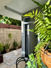 Tiaki Guesthouse: 5min drive from the beach, Prime Location near Punaauia Center - Image 4