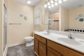 Azure Dreams: Oceanside, piscine privée et bain à remous, 6 chambres et animaux de compagnie acceptés. - Image 4