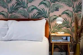 A premium stay that sleeps 4 guests  in 2 bedrooms - Image 4