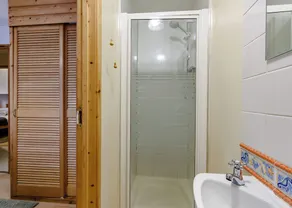 3 bedroom accommodation in Webbery, Bideford - Image 3