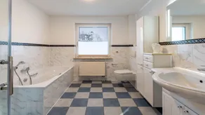 Bernsteinbad-Koserow-Haus-Fuenf-Elemente-Ferienwohnung-Feuer - Image 2