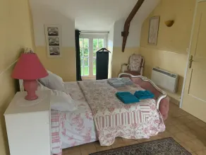 Gite near the banks of the RANCE with garden ( 2 adults and 2 children) - Image 3