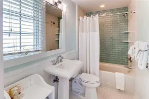 Oceanfront, separate detached suite with rental of home, BHI - Image 5