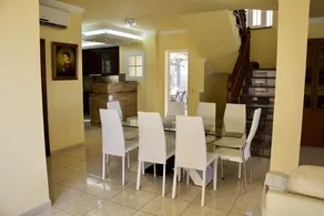 Traumvilla mit großem Außenbereich, privatem Pool und Grill. - Image 3