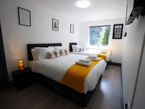 Modern Private Apartment Centrally Located - Image 4