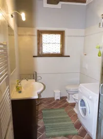 Villa in La Villa-farneta mit 2 Schlafzimmern 4 Schlafplätzen - Image 2