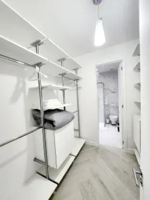 Brand New! King Bed! Beautiful Apartment. Gonzales Suarez. - Image 5
