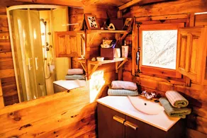 \"The Luv Shack\" privat træhytte med boblebad - Image 4