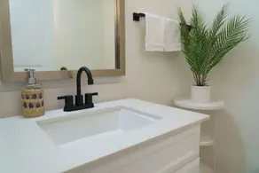 Modern Designer Home w/ King Bed - 30 minutes to all the theme parks! - Image 3