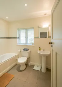 Five bedroom holiday home (sleeps 10) near Salcombe - Image 4