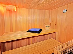 Chalet, a 150m dal centro stazione, sauna, terrazza, balcone, camino o stufa a legna, parcheggio - Image 3