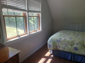 Lovely 1 bedroom guest house/apartment on Willoughby Lake with private lakefront - Image 2