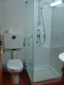 Cete: Casa com jardim - Image 3