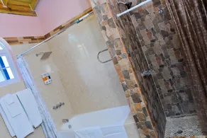 5 BEDROOM Apartment - Image 4