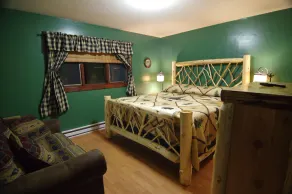 Eagle's Nest at Adirondack Lodge- 3 BR Cabin -8 mins to Lake George Village! - Image 4