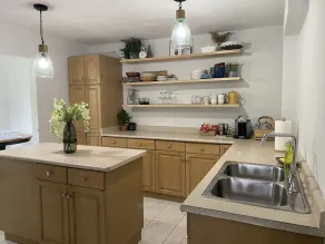 Beach Cottage, walking distance to Sauble. 3 bedroom, 2 bath - Image 5