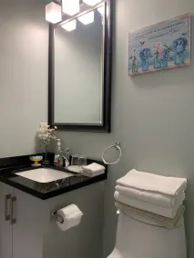 Beachside Vacation Suite in beautiful White Rock, BC, Canada - Image 4