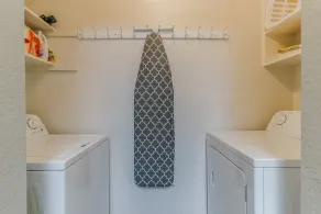Minuten in die Innenstadt! 2 schlafzimmer 2 badezimmer. Schläft 6! - Image 2